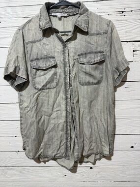Jane and Delancey Light Grey Short-Sleeve Button-Down Shirt